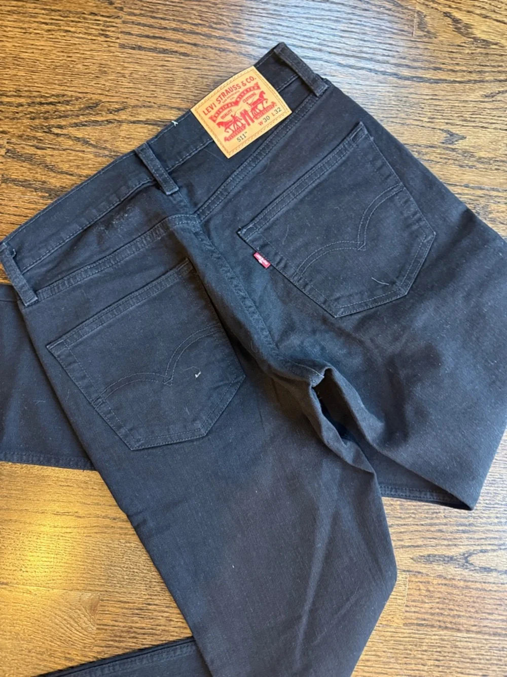 Levi's Men's Black Slim Straight Jeans - Timeless Fit 511 30x29